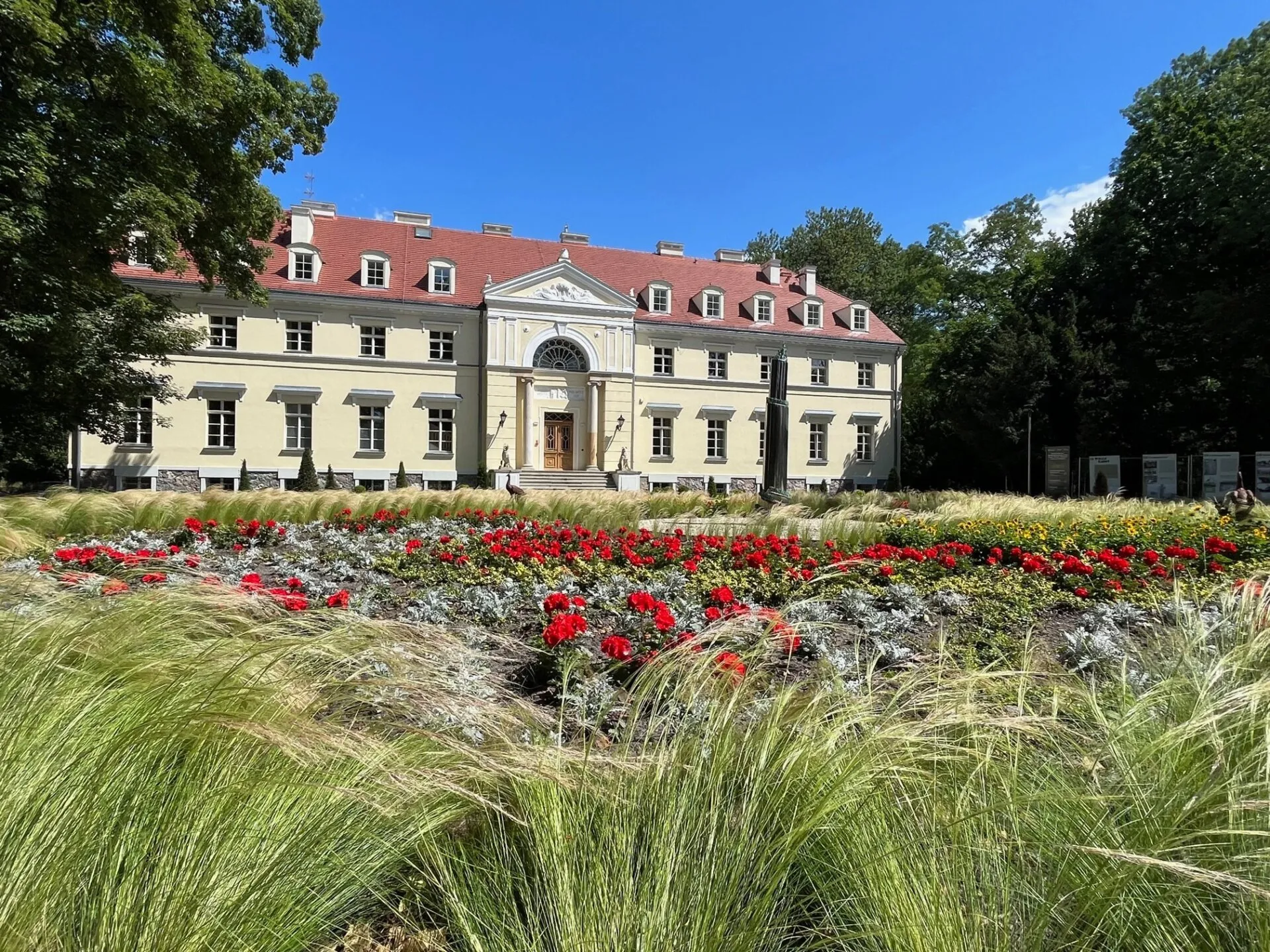 pałac w Ogrodach Przelewice