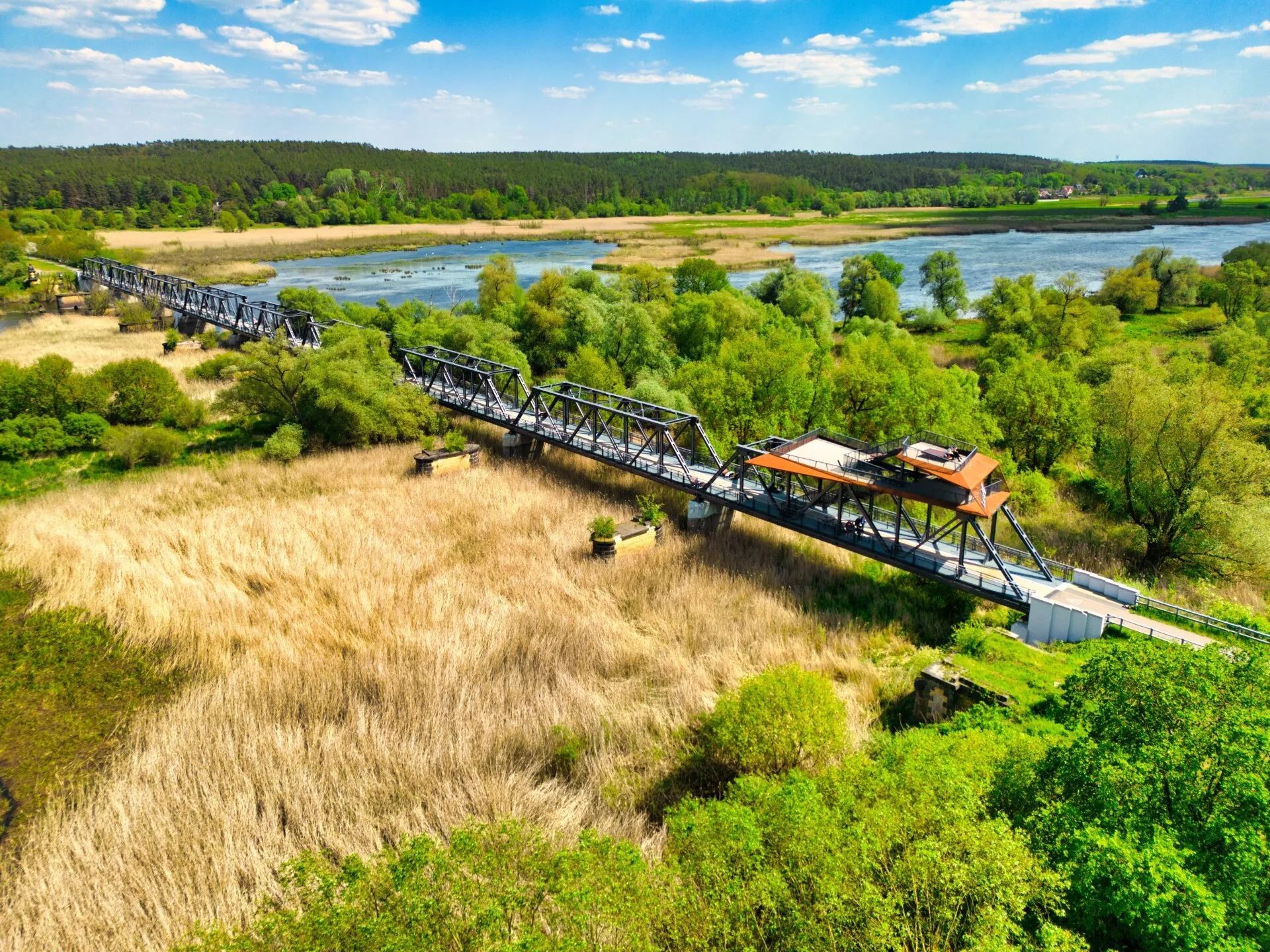 Most pieszo-rowerowy w Siekierkach