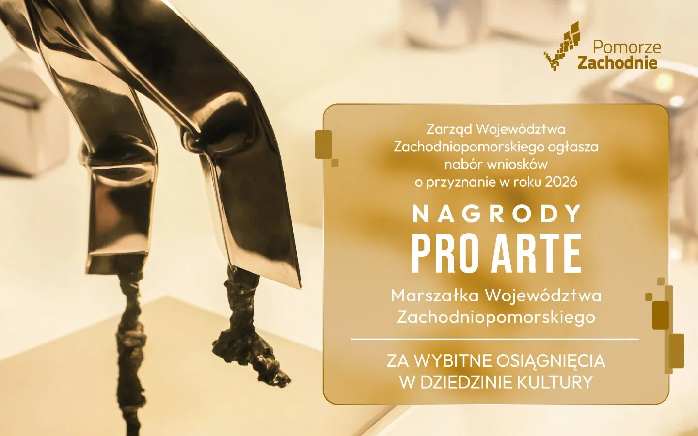 statuetka i informacja o naborze wniosków