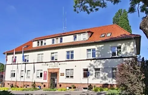 budynek starostwa w Łobzie