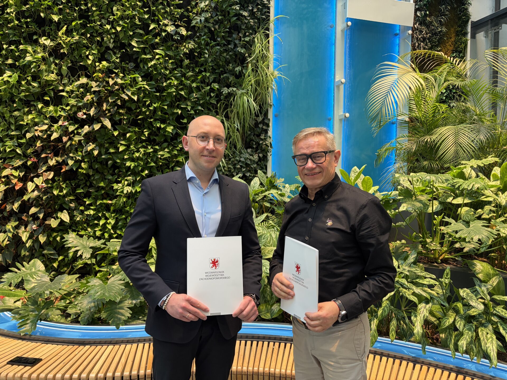 Zyska przyroda, zyskają odwiedzający. Unijna dotacja na odtworzone stawów na terenie Ogrodów Przelewice