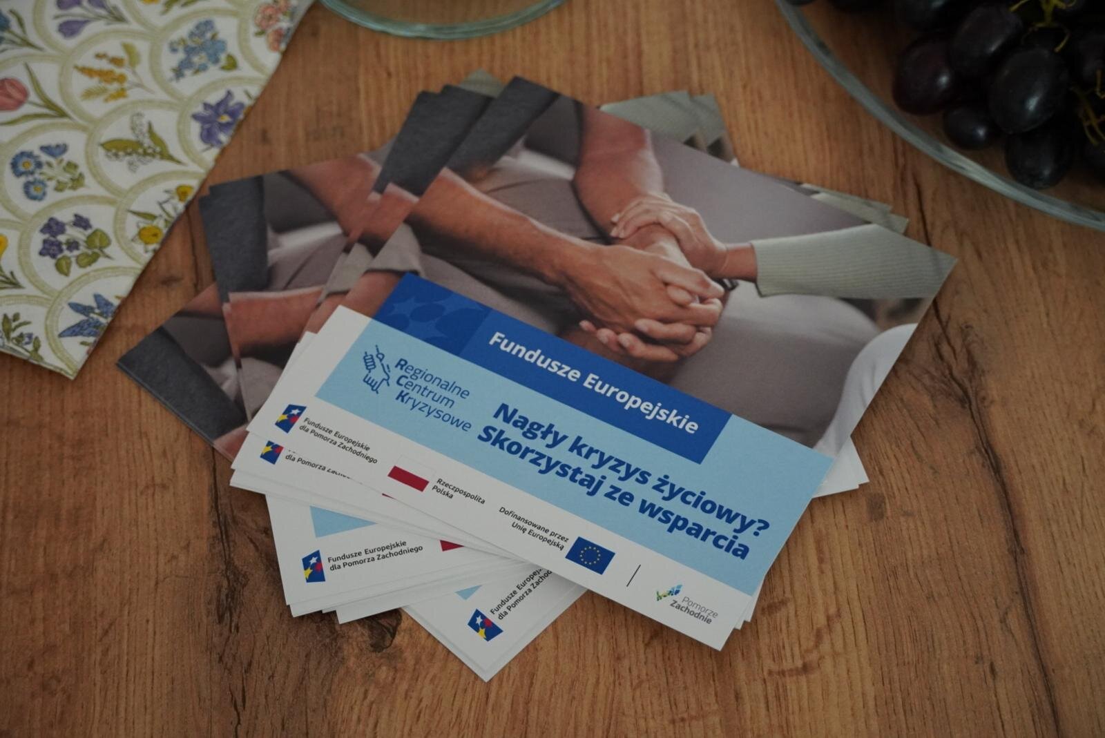 ulotki promujące projekt Regionalnych Centrów Kryzysowych