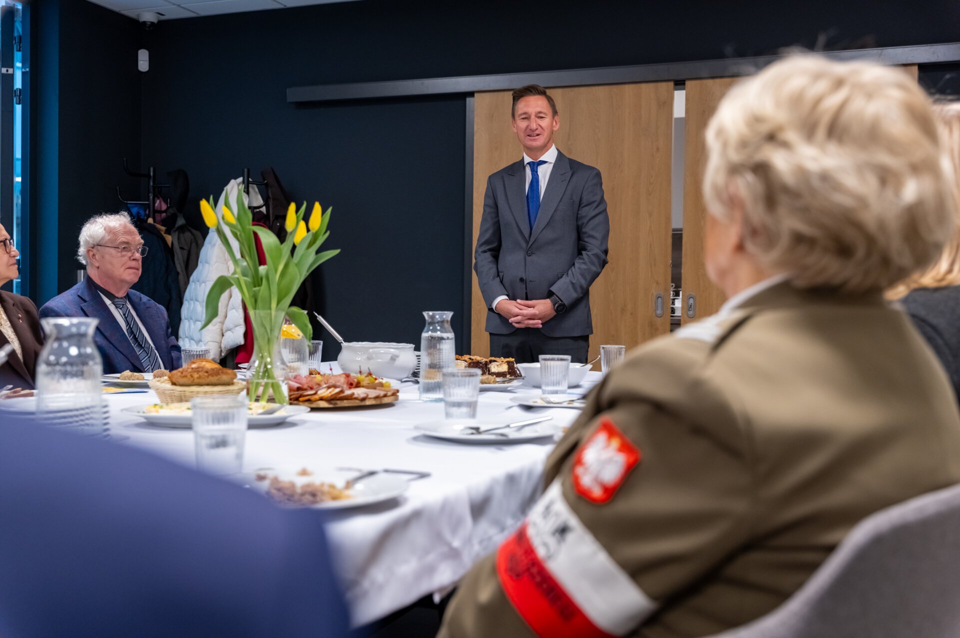 W wielkanocnym spotkaniu z marszałkiem Olgierdem Geblewiczem uczestniczyło ok. 20 przedstawicieli związków i organizacji kombatanckich