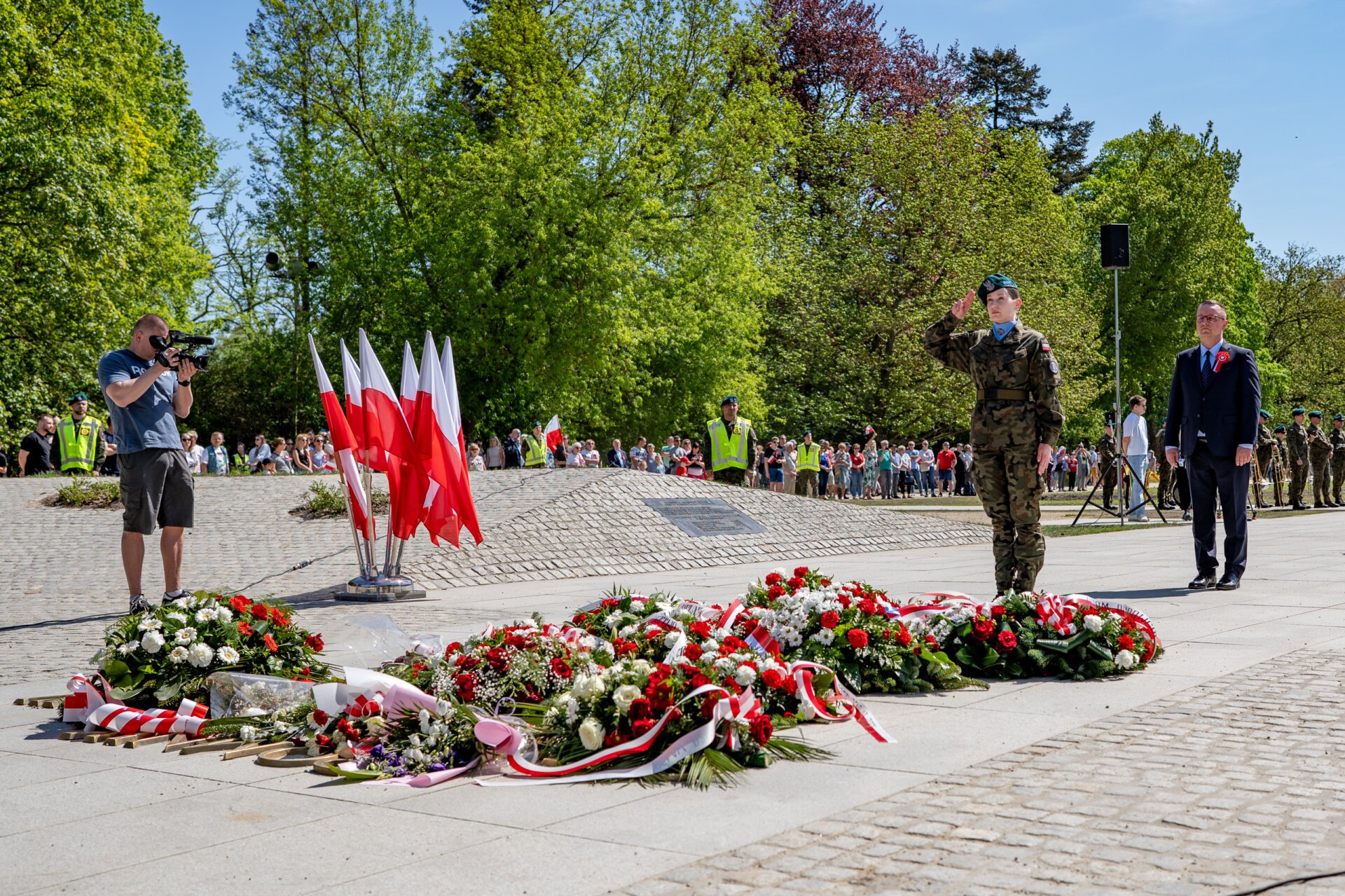 Święto Flagi RP i rocznica uchwalenia Konstytucji Trzeciego Maja. Uroczyste świętowanie na Jasnych Błoniach