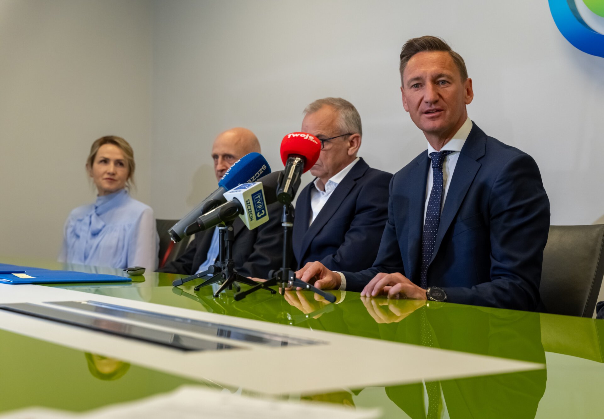 marszałek Olgierd Geblewicz podczas konferencji prasowej