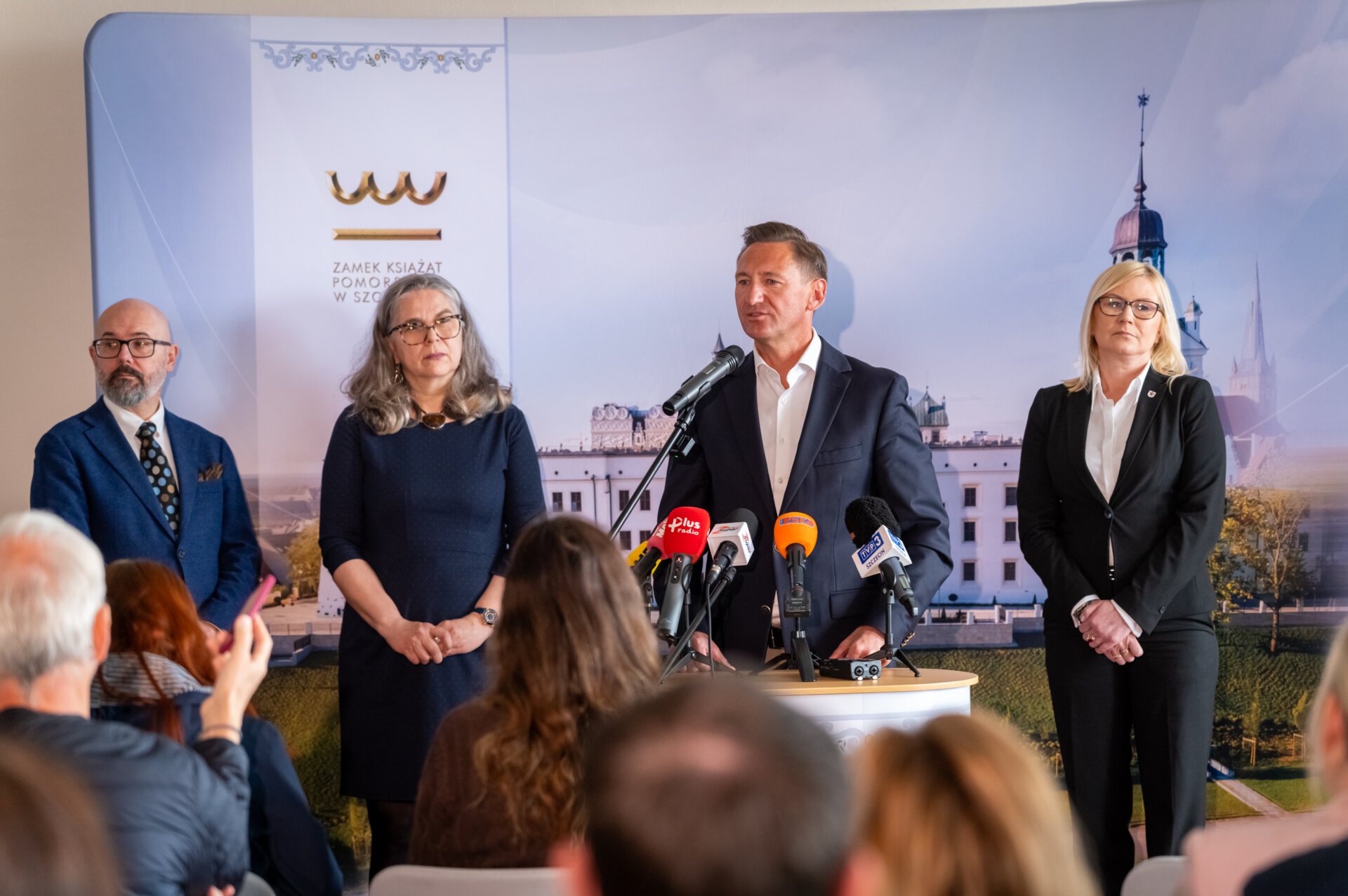 marszałek Olgierd Geblewicz przemawia podczas konferencji