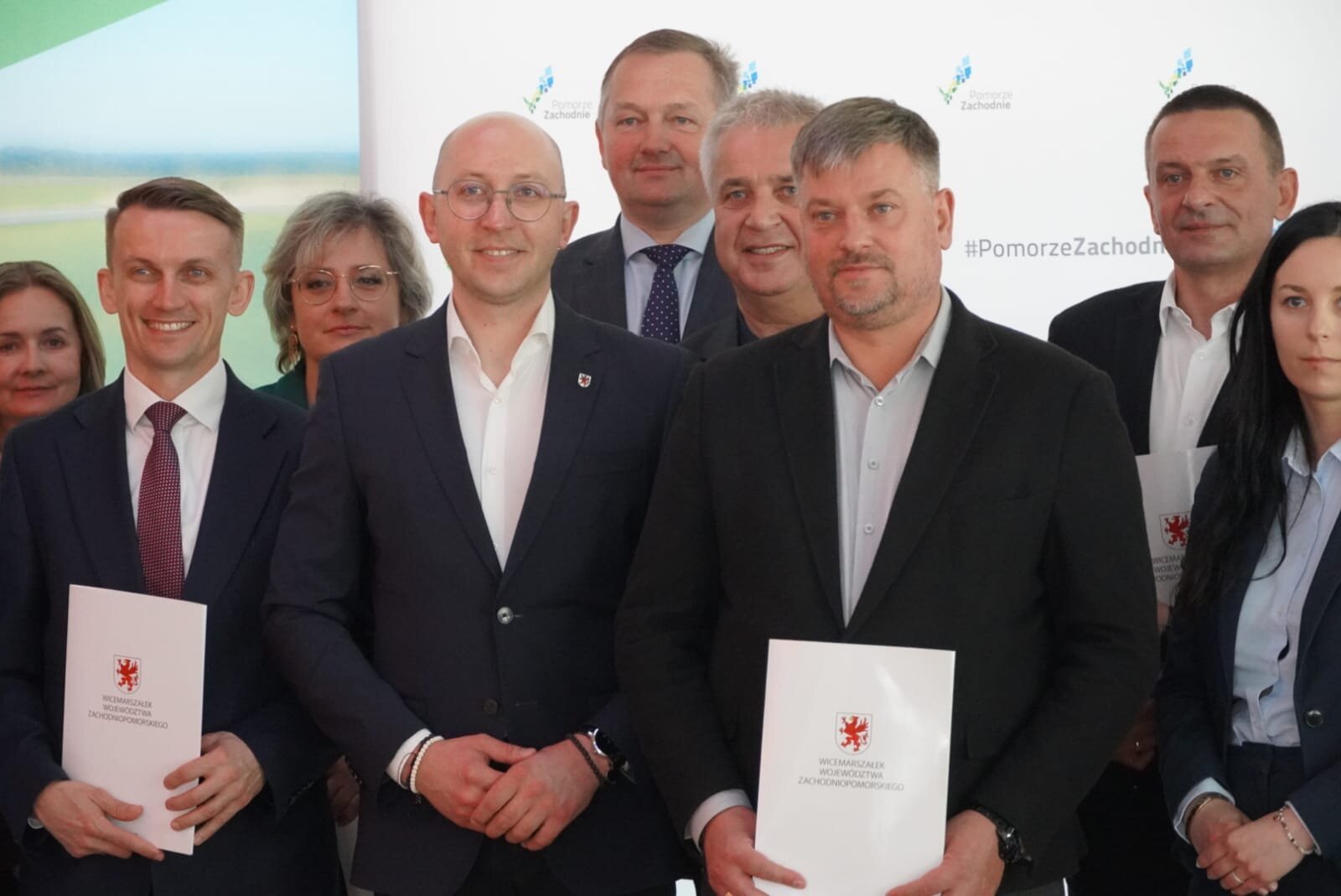 Wicemarszałek Jakub Kowalik z beneficjentami
