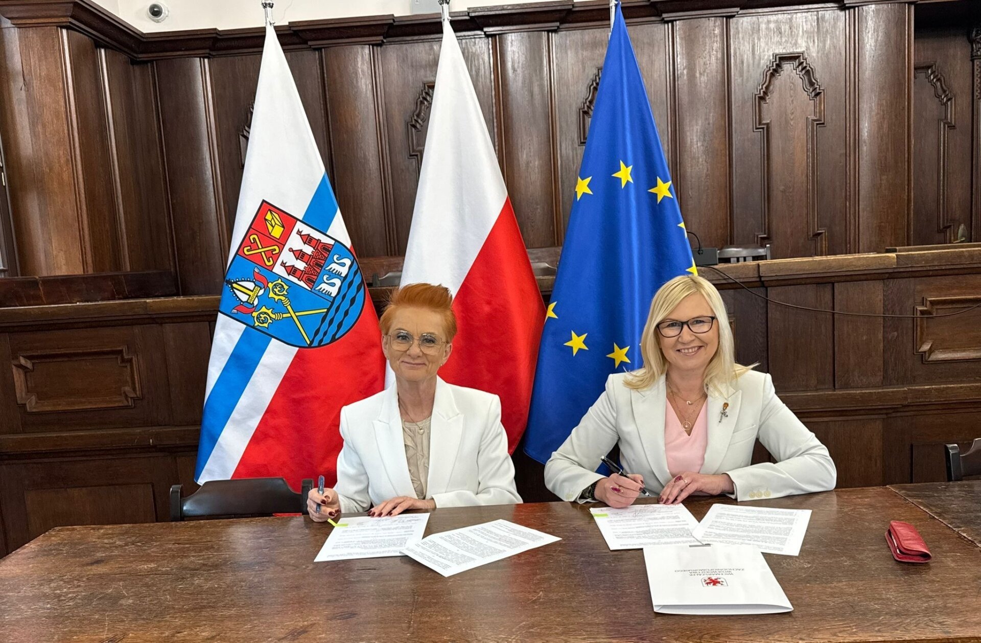 od lewej Ewa Pełechata oraz Anna Bańkowska.