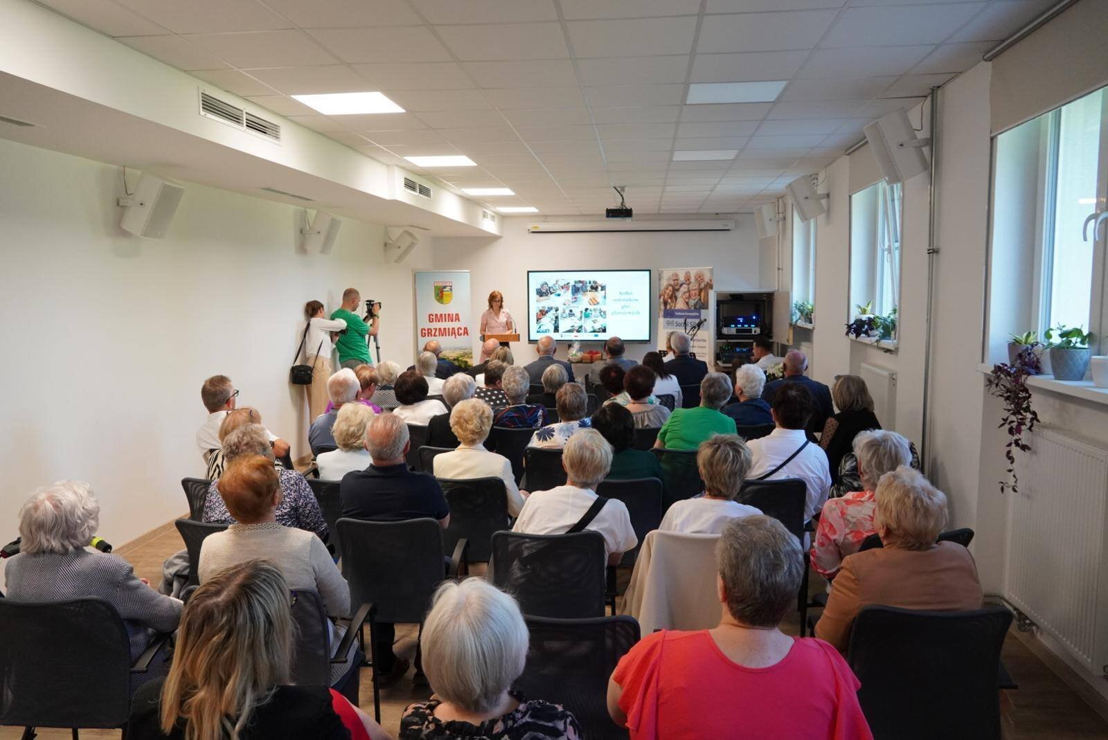sala podczas otwarcia w centrum
