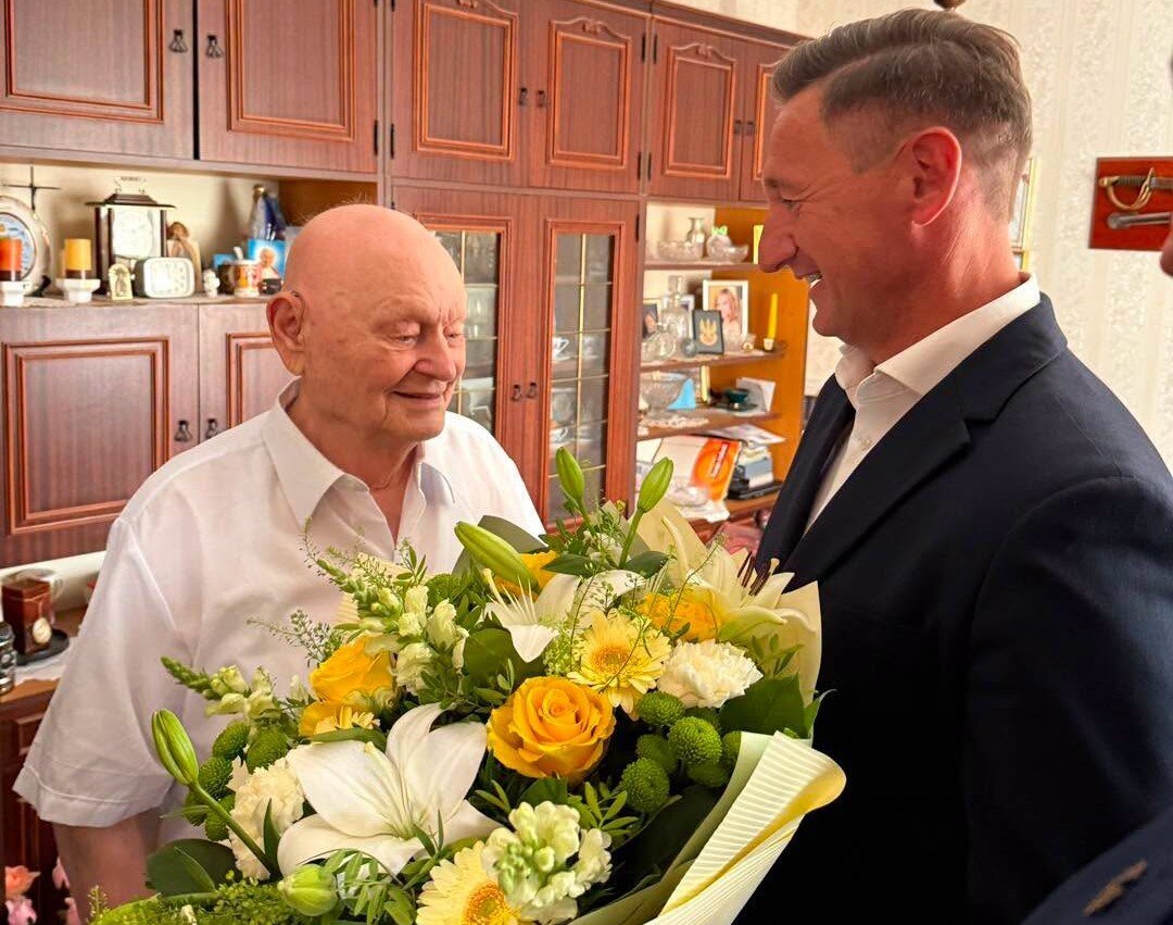 Por. Franciszek Wasilewski, mieszkaniec Szczecina, obchodzi 103. urodziny. W dniu jtego święta odwiedził go Marszałek Województwa Zachodniopomorskiego Olgierd Geblewicz