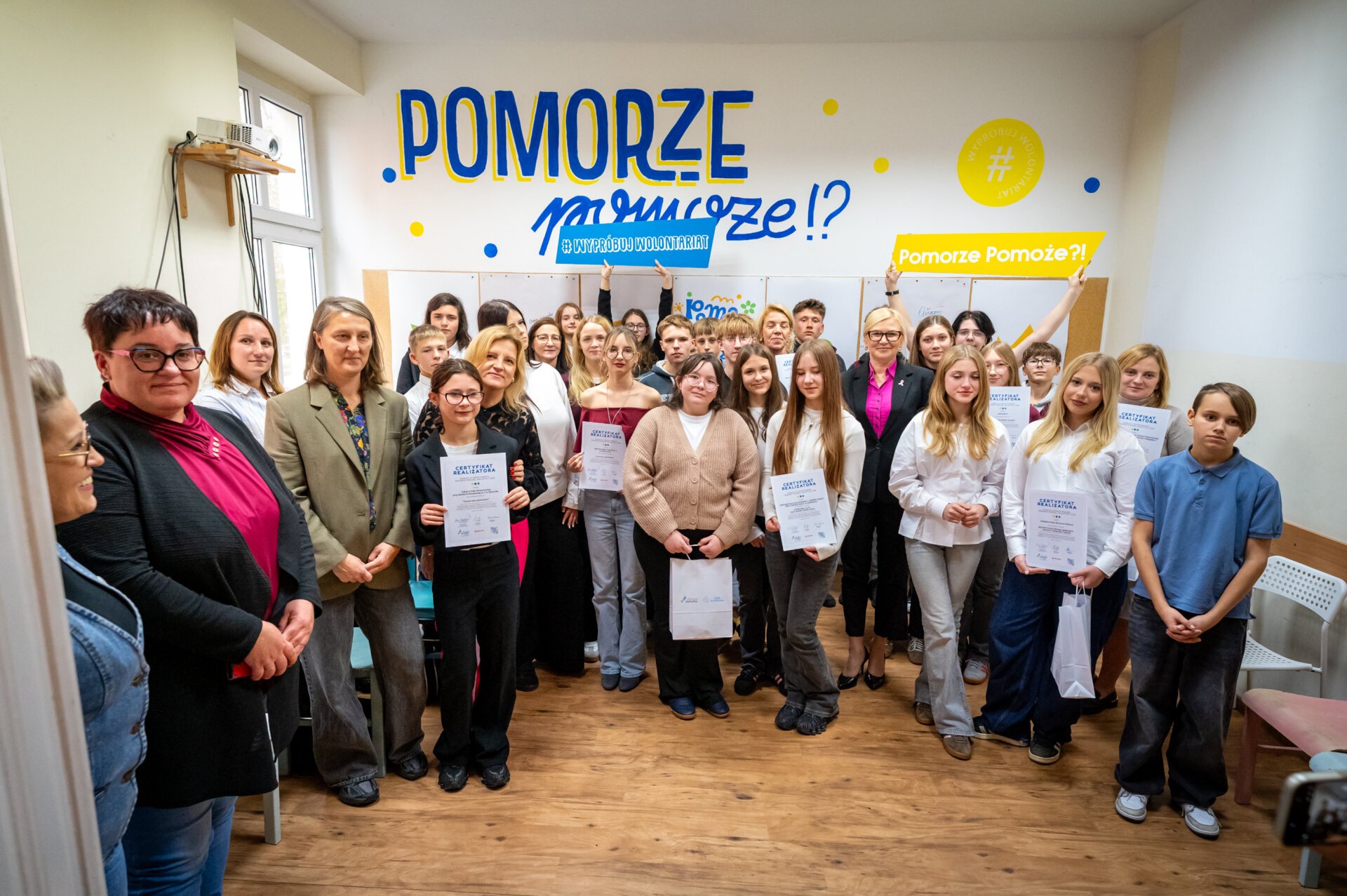 Uczniowie z Pomorza Zachodniego stawiają na wolontariat w szkole. 70 tys. zł na młodzieżowe pomysły